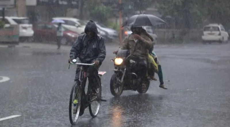 Rain Update: நோட் பண்ணிக்கங்க மக்களே. தொடர்ந்து நாலு நாளைக்கு மழை இருக்கு!