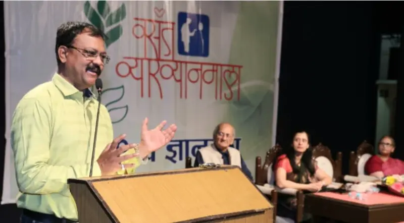 समाजसेवेची दखल; डॉ. अभिजीत सोनावणे यांना 'न्यायमूर्ती रानडे' पुरस्कार