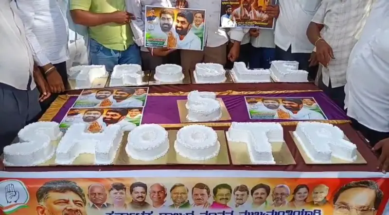 ಡಿ.ಕೆ. ಶಿವಕುಮಾರ್ ನೂತನ ಸಿಎಂ ಆಗಿ ಪ್ರಮಾಣ ವಚನ - ಚಿತ್ರದುರ್ಗದಲ್ಲಿ ಕಾಂಗ್ರೆಸ್ ಕಾರ್ಯಕರ್ತರ ಸಂಭ್ರಮ