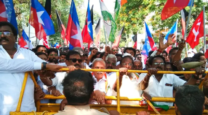புதுச்சேரி ஆளுநர் மாளிகை முற்றுகை: 500 பேர் கைது!