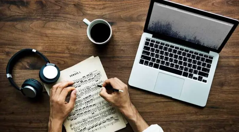How to Write Song Lyrics Using Free AI Generators: A Complete Guide