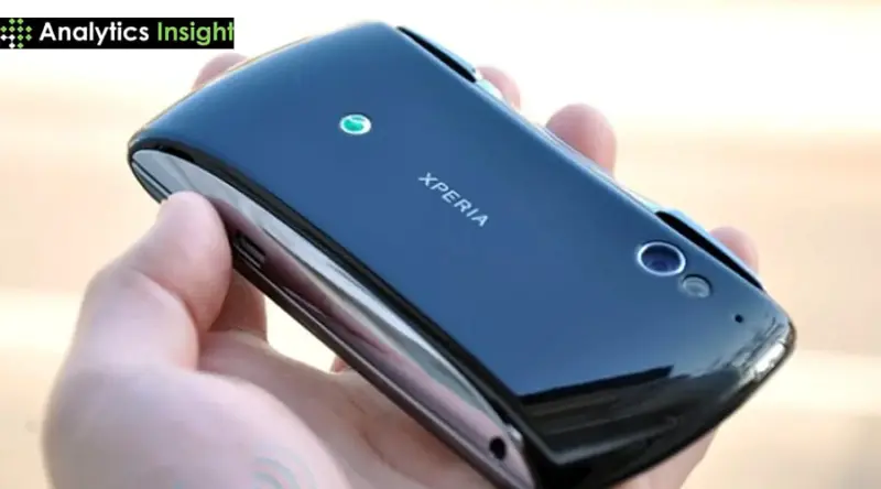 Xperia Play is Back: Ayaneo Pocket Play Turns Phone into Console