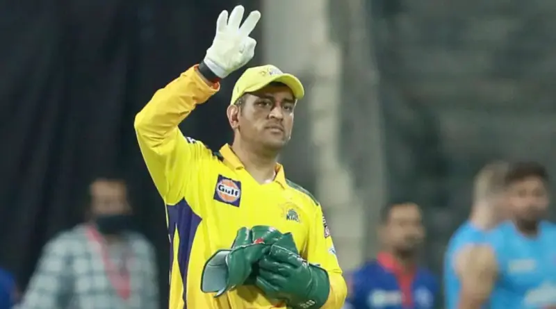 CSK: விழுந்தது அடுத்த அடி. ஸ்ட்ரெச்சரில் தூக்கி செல்லப்பட்ட வீரர்!