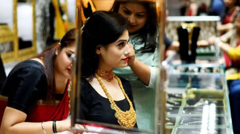 GOLD RATE: மீண்டும் விலை ஏறிய தங்கம். சவரன் எவ்ளோன்னு பாருங்க!