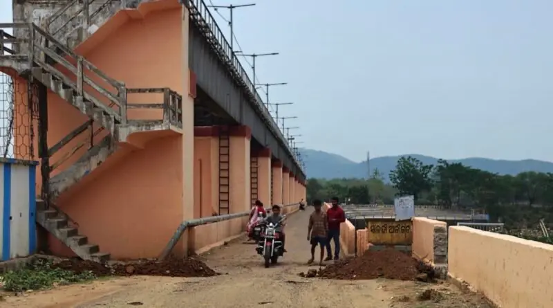 ସାଳନ୍ଦୀ ବ୍ୟାରେଜରେ ଭାରିଯାନ ଚଳାଚଳ ବନ୍ଦ: ନୂତନ ପୋଲ ନିର୍ମାଣ ଦାବି