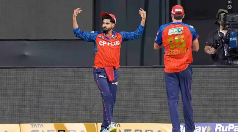 Shreyas Iyer you beauty! Skipper pulls an acrobatic catch dismissing Hardik Pandya right in front of MI dugout