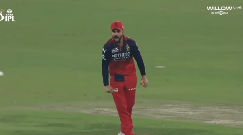 King takes Prince at point blank! Watch Virat Kohli pumped up after grabbing Shubman Gill's catch