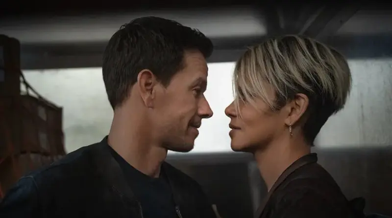 Actor Mark Wahlberg says romancing Halle Berry onscreen is 'every guy's fantasy'