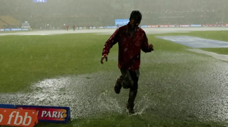 Bengaluru Stadium Security Scare: 2 Staffers Cut 240 CCTV Feeds on IPL Match Day