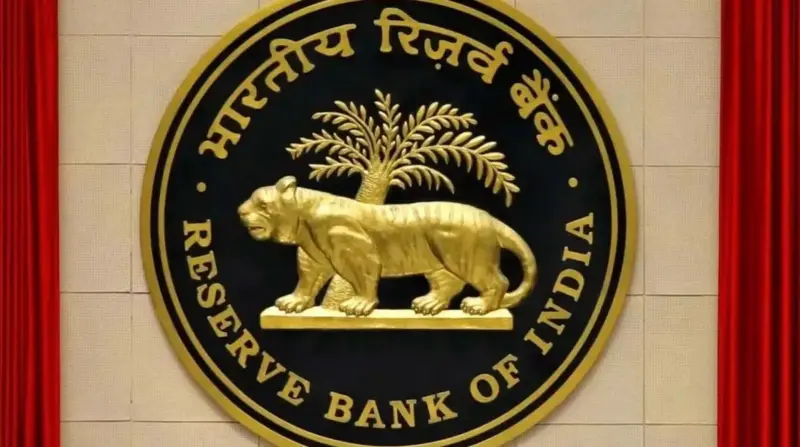 गुलाबी नोटों पर RBI का बड़ा अपडेट! क्या अभी भी आपके पास दबा पड़ा है 2000 का नोट? जान लें बाजार में अब कितने बचे