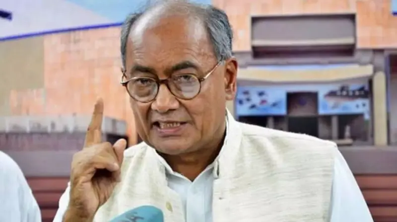 Digvijaya Singh praises RSS-BJP, shares old Modi photo, sparks row
