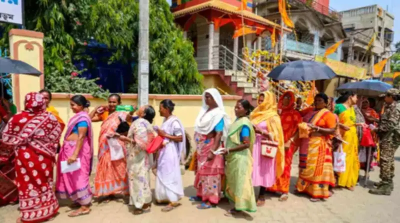 Massive voter turnout reported as West Bengal nears 90% and Tamil Nadu surges past 82% by 5 pm