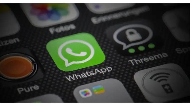 WhatsApp Privacy: सावधान! कहीं कोई और तो नहीं पढ़ रहा आपके व्हाट्सएप मैसेज? 2 मिनट में ऐसे चेक करें अपना 'Linked Devices'