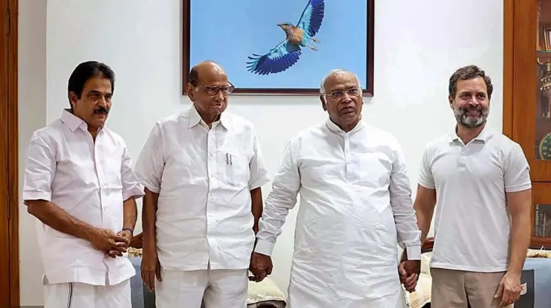 क्या शशि थरूर बनेंगे केरल के सीएम? कांग्रेस की बड़ी जीत के बाद 'वाइल्ड कार्ड' एंट्री की चर्चा