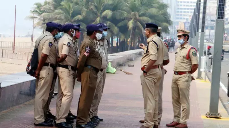 Security Guards Clash In Kakinada One Town Area