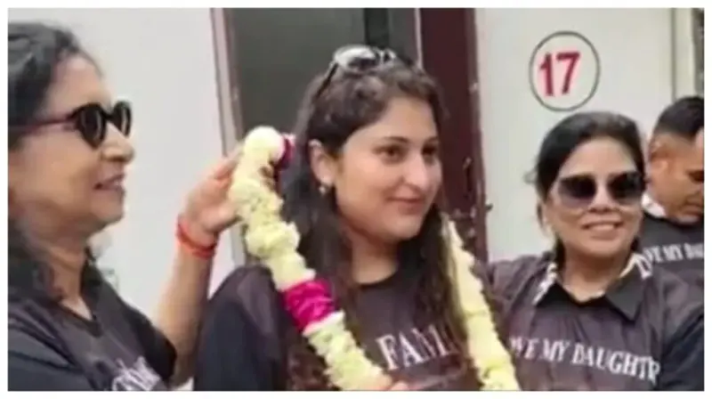 "என் மகள் இனி சுதந்திரப் பறவை". மகளின் விவாகரத்தை மேளதாளத்துடன் கொண்டாடிய தந்தை . நீதிமன்றமே ஸ்தம்பித்த அந்த 10 நிமிடங்கள்.!!!