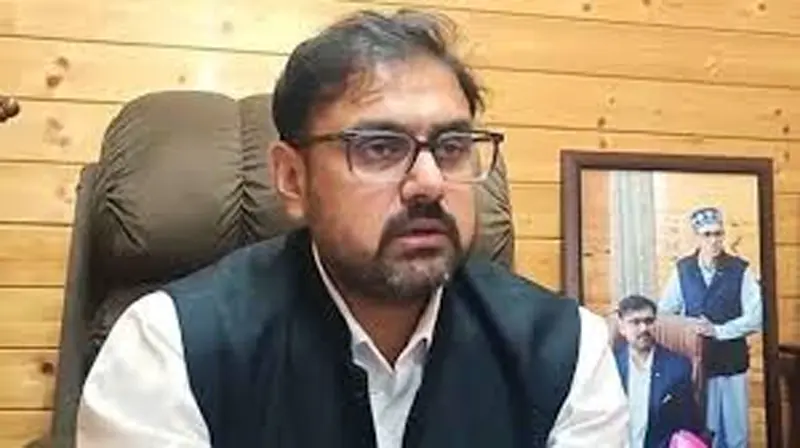 Satish Sharma again faces some MLAs' ire in Assembly