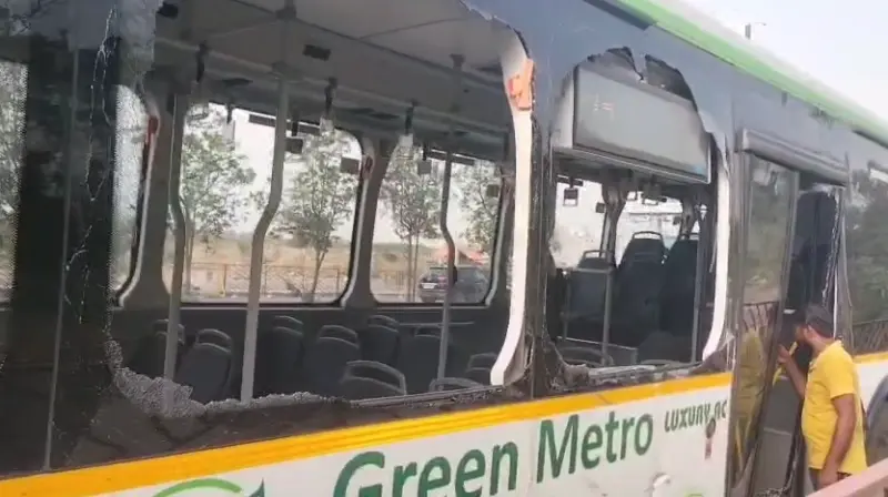 Sangareddy Bus Accident: సంగారెడ్డి వద్ద రెండు బస్సులు ఢీ