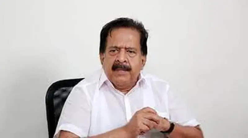  തമിഴ്നാട്ടില്‍ ബസ് തകരാറിലായി   മലയാളി യാത്രികര്‍ക്ക് സഹായമെത്തിച്ച്‌ ചെന്നിത്തല