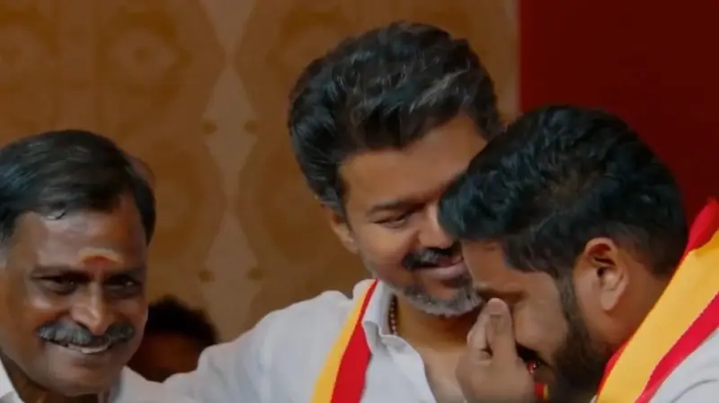 తన కారు డ్రైవర్ కుమారుడికి ఎమ్మెల్యే టికెట్ ఇచ్చిన విజయ్