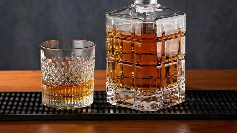 What does the word peg mean for alcohol?