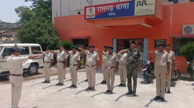 पुलिस कर्मियों ने तंबाकू सेवन नहीं करने का लिया शपथ