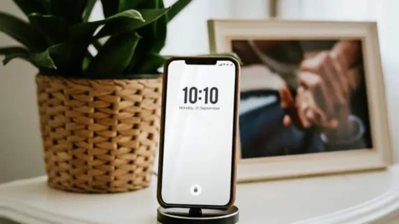 How to create phone holders at home