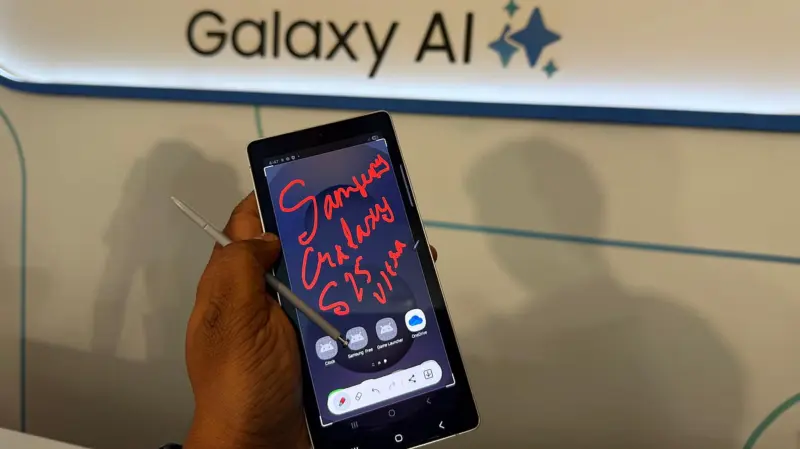 Yearender 2025: Top premium camera smartphones