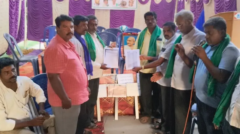 Chikkaballapur News: ನಾವು ಭೂಮಿ ಕೊಡುವುದಿಲ್ಲ ಒಂದು ಬಣ: ನಾವು ಕೊಡುತ್ತೇವೆ ಮತ್ತೊಂದು: ಇಬ್ಬಾಗವಾದ ರೈತ ಸಂಘಗಳು