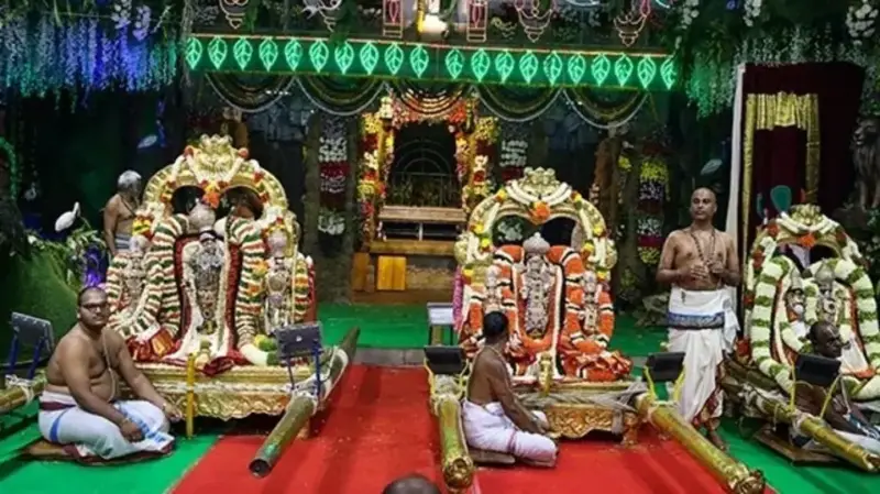 వసంత మండపంలో వైభవంగా వసంతోత్సవాలు