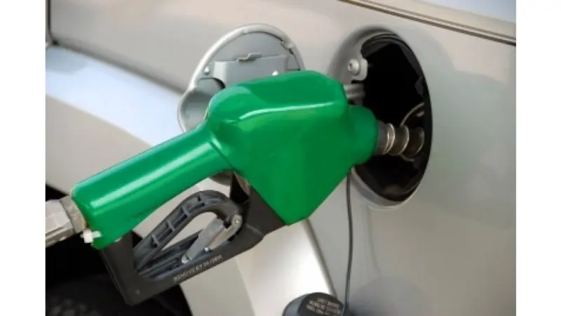 OMCs continue to hold petrol, diesel prices across metros