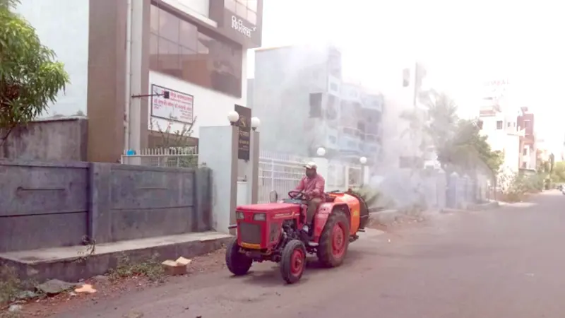 सोलापूरच्या या परिसरात औषध फवारणी