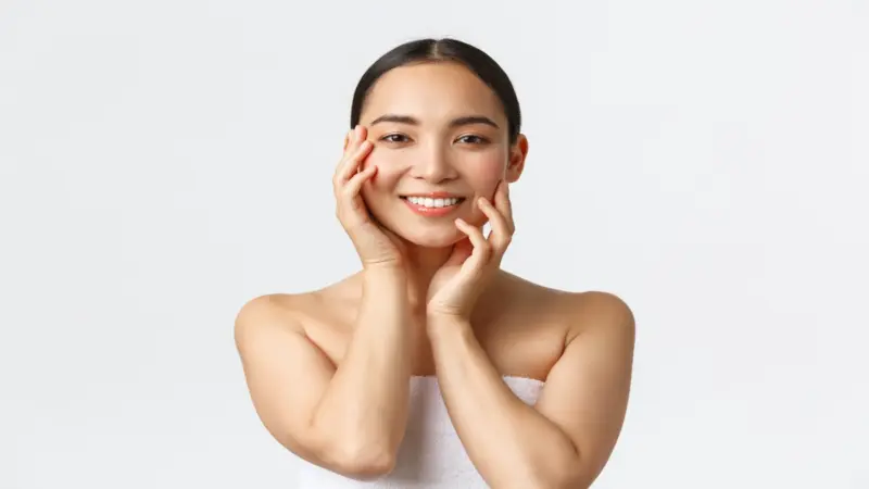 Glowing Skin: ग्लोइंग स्किन पाने के लिए क्या करें? जानने के लिए पढ़ें यह लेख