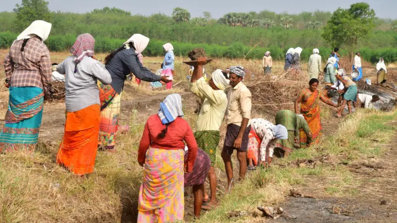 100 நாள் வேலை திட்டத்திற்கான ஊதியம் உயர்வு!