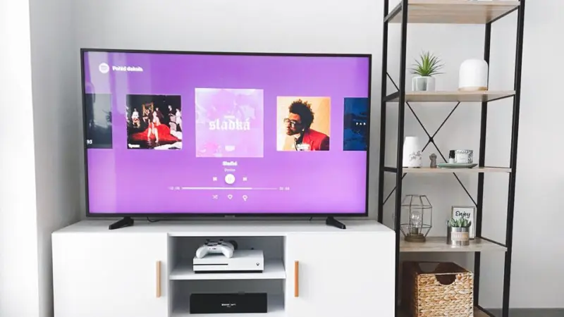 10 Top-rated 55-inch QLED TVs with advanced technology: From Samsung, TCL, and more