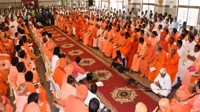 Lingayat seers fume at Joshi, want BJP ticket change
