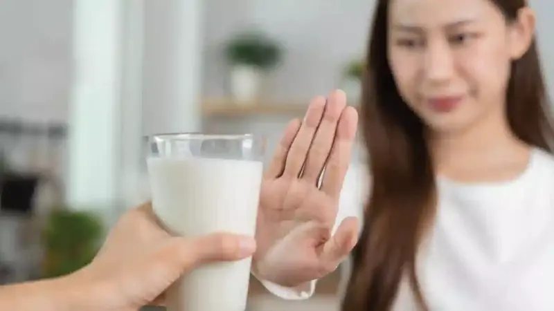 टाइफाइड में दूध पीना हो सकता है खतरनाक: Typhoid Disease Tips