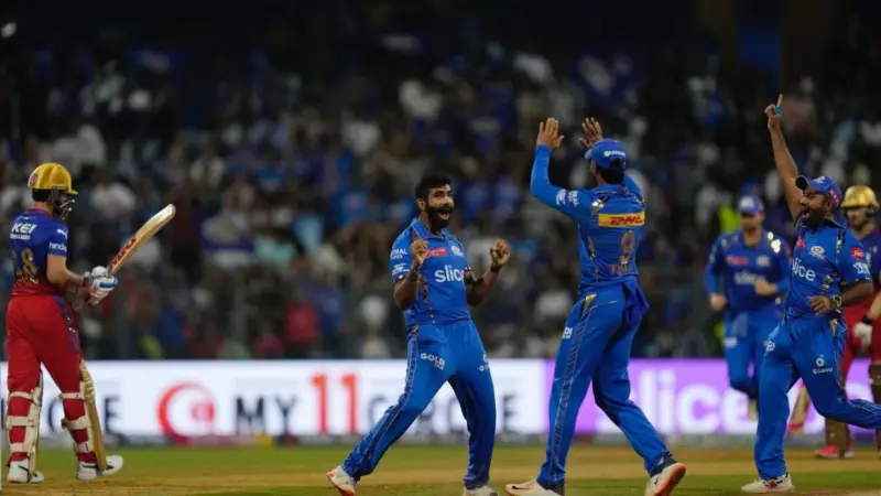 சல்லிசல்லியா நொறுக்கிட்டாங்க. மும்பையிடம் மொத்தமாக சரணடைந்த பெங்களூரு!