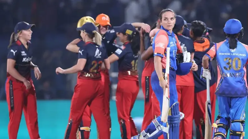WPL 2024: நடப்பு சாம்பியன் MI தோல்வி. இறுதிப்போட்டிக்குள் நுழைந்த RCB!