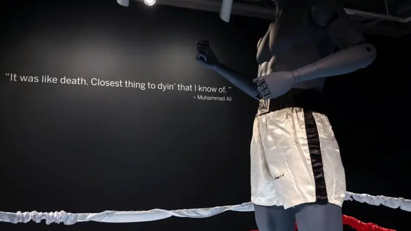 Ali's 'Thrilla in Manila' trunks poised to sell for $6 million at auction