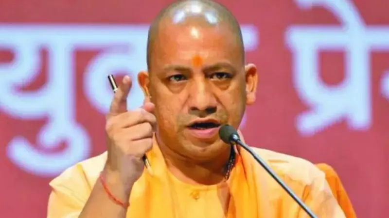 CM YOGI: ''రోడ్లున్నది నమాజ్ చేయడానికి కాదు''.. యోగి స్ట్రాంగ్ వార్నింగ్..