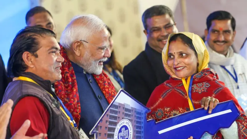'All through taxpayer's money' - YouTuber slams 'freebie' flats for poor launch by PM Modi ahead of Delhi Election 2025