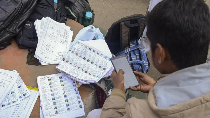 Six from Bengal make death plea to President fearing detention after names 'deleted' from voter list