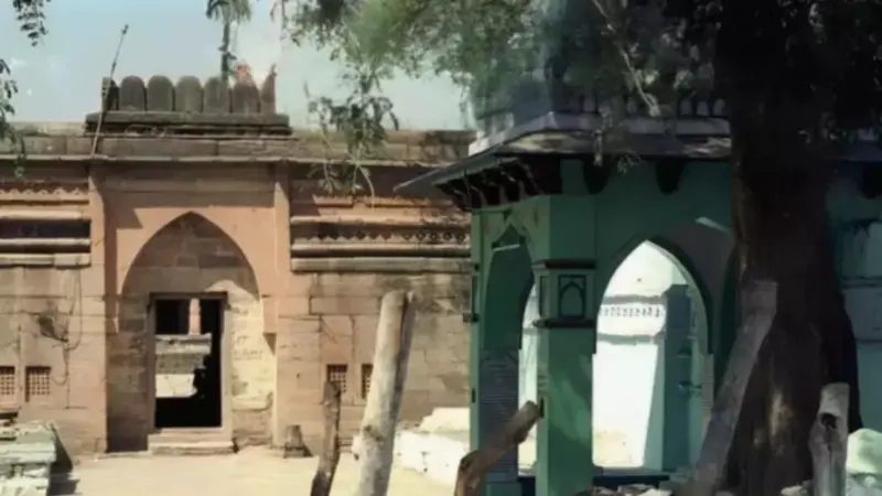 ہائی کورٹ نے بھوج شالہ کی جگہ کو مندر قرار دیا، مسجد کے لیے متبادل زمین تجویز کی۔