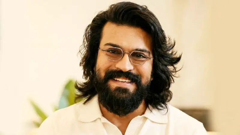 రామ్ చరణ్ తో బాలీవుడ్ డైరెక్టర్ మూవీ ప్లాన్ చేస్తున్నాడా...ఇది కష్టమేనా...