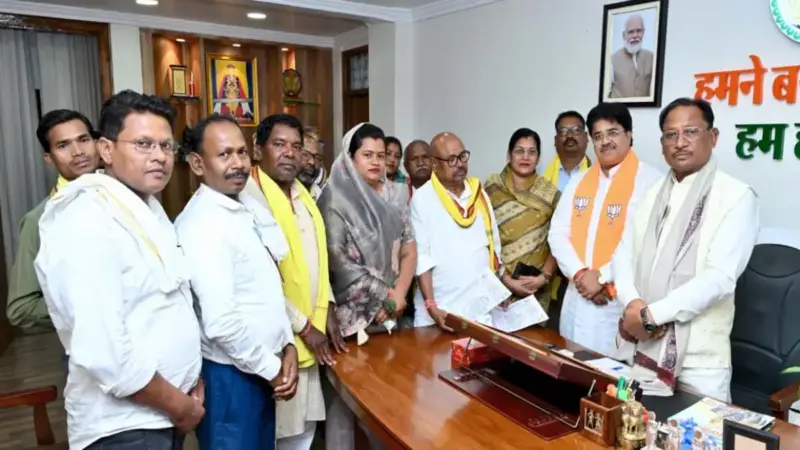 गोंड समाज कराएगा सामूहिक विवाह : 14 को हल्दी, चूलमाटी के बाद 15 अप्रैल को होगा लगन, मुख्यमंत्री को दिया गया निमंत्रण