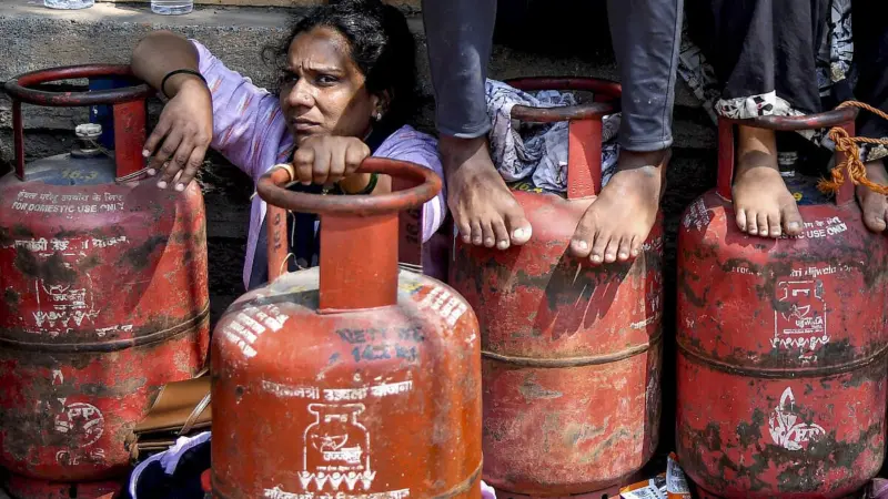 West Asia Conflict | India boosts 5-kg LPG supply, accelerates PNG rollout amid disruption
