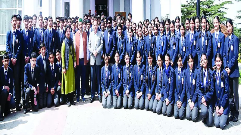 विद्यार्थियों को समझाई विधानसभा की कार्यप्रणाली - Divya Himachalविद्यार्थियों को समझाई विधानसभा की कार्यप्रणाली
