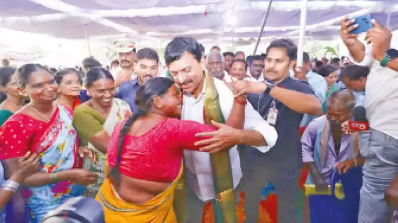 Massive response in Palair to Min Ponguleti's 'Praja Darbar' | Dailyhunt