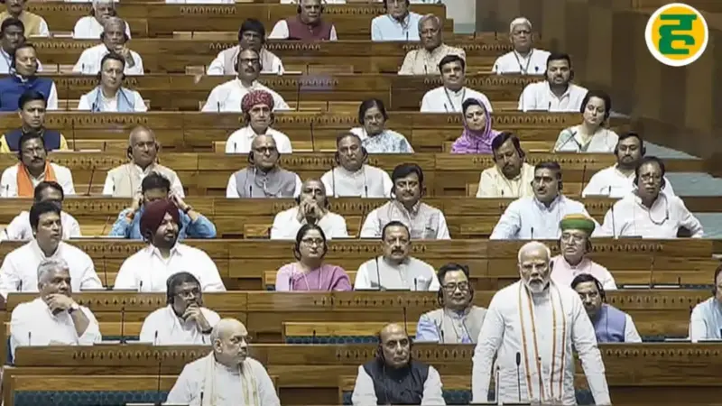 ​'रूल 66' का दांव और आधी रात एक्शन: ​महिला आरक्षण कानून अचानक क्यों हुआ लागू? जानिए 16 अप्रैल के 'मिडनाइट नोटिफिकेशन' का राज